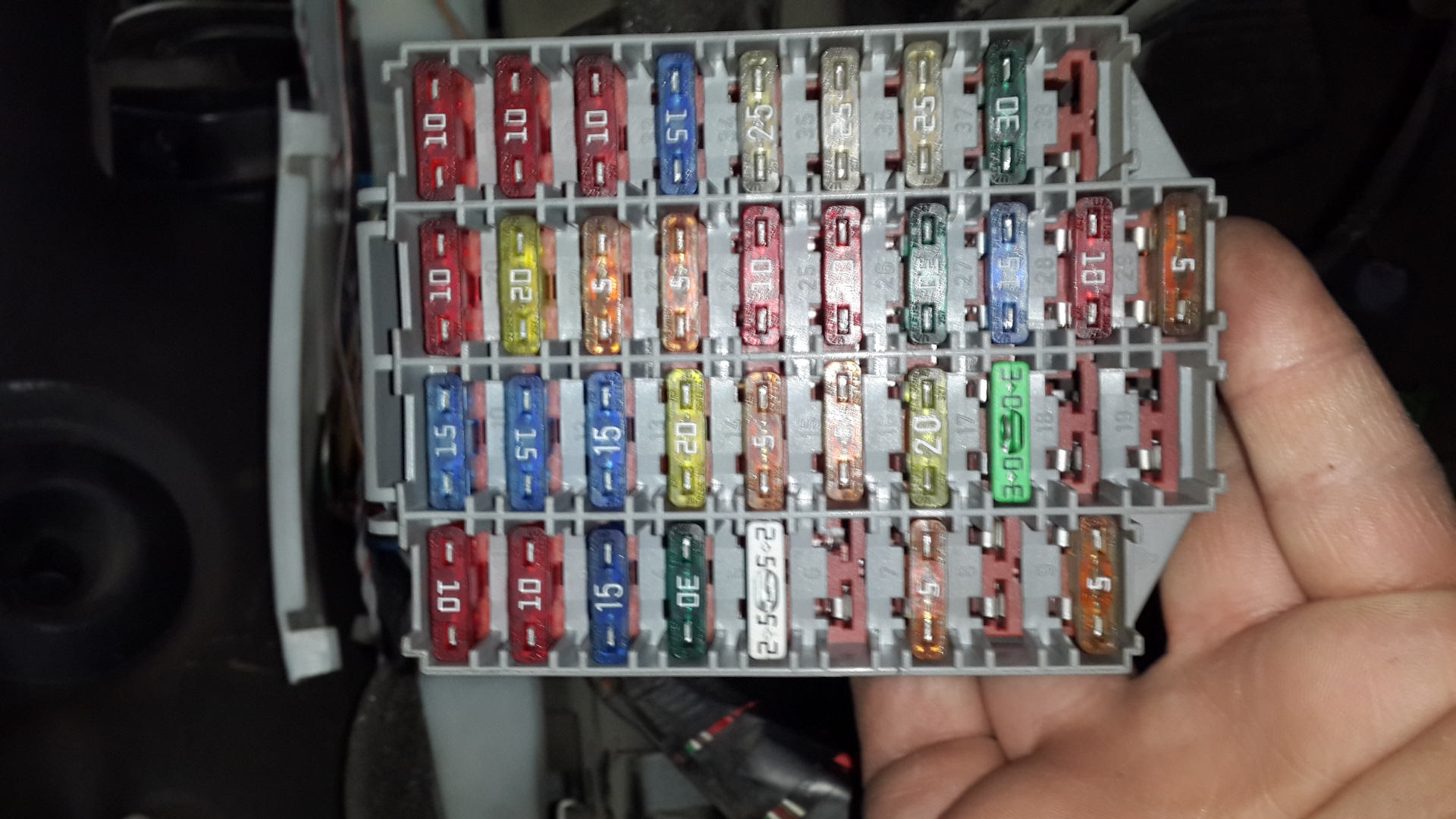 предохранитель центрального замка mini cooper countryman. Vw polo пины для предохранителей. пины для автомобильных разъемов шкода октавия а5. клемма в монтажный блок логан 1. предохранитель прикуривателя mini countryman.