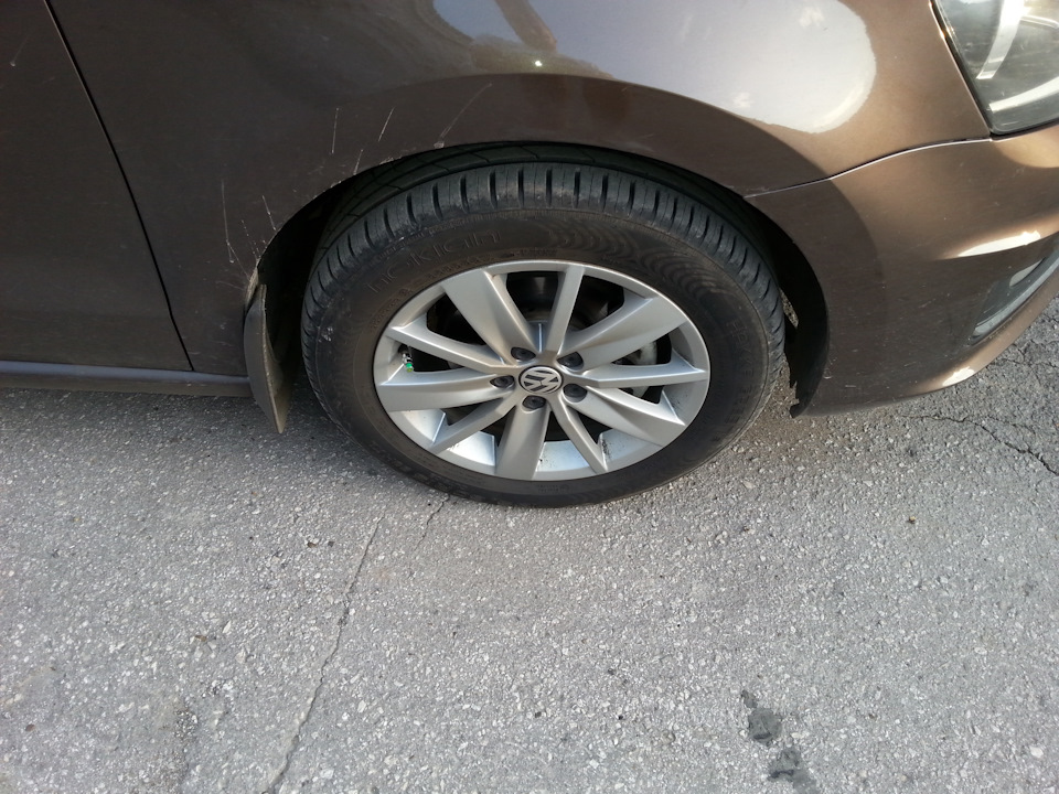 Контроль давления в шинах — Volkswagen Polo Sedan, 1,6 л, 2015 года ...