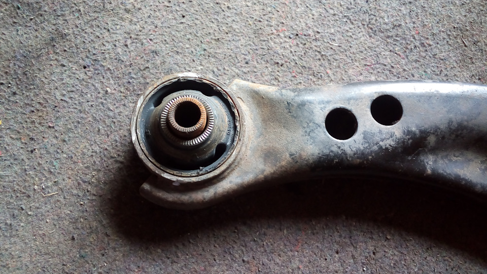 на месте — Toyota Carina E