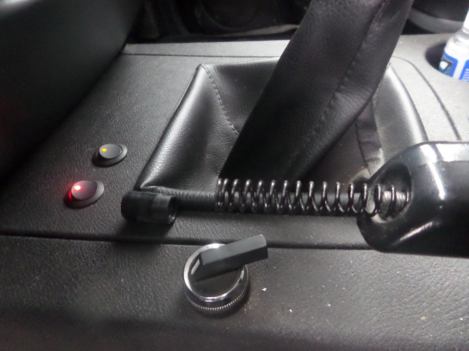 кнопка ручника — УАЗ Patriot, 2,7 л, 2014 года | своими руками | DRIVE2