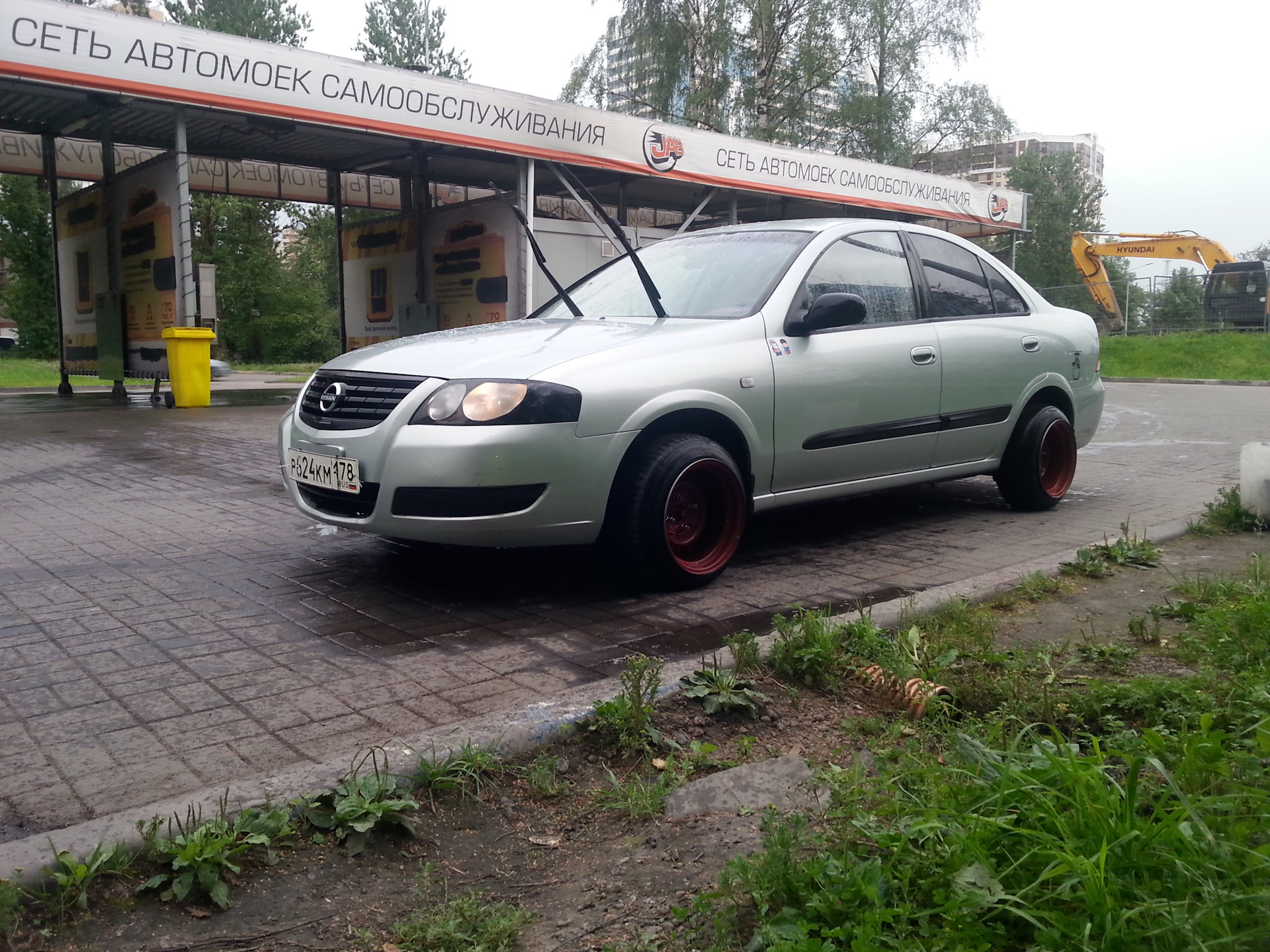 Nissan Almera Classic stance