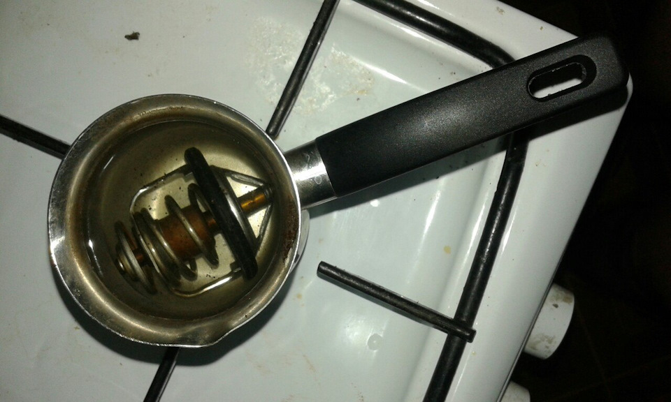 Замана термостата + поиск неисправности стрелки ОЖ и смешивание ...