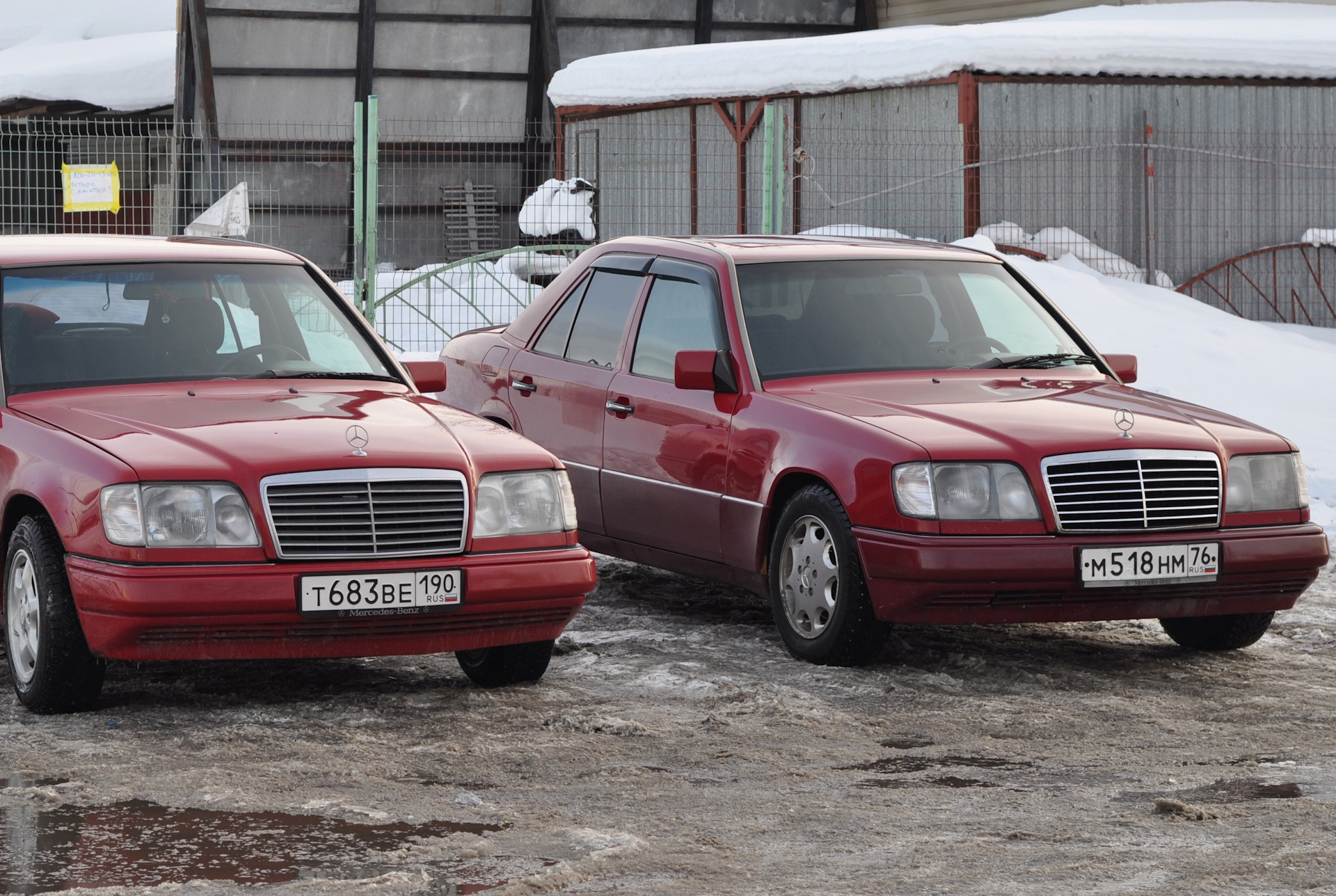 Mercedes Benz w124 красный