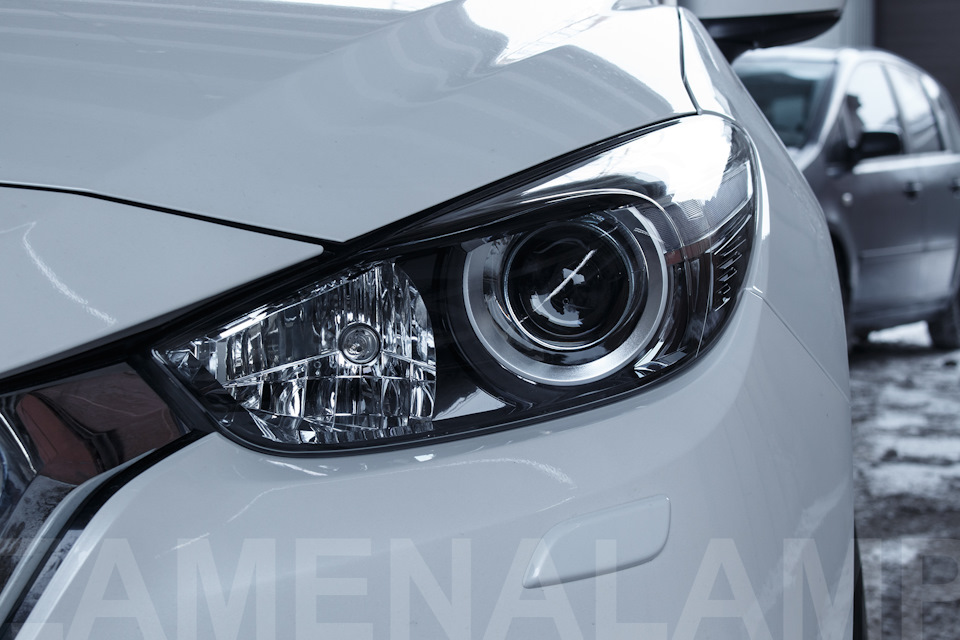 MAZDA 3 (3rd generation) замена штатных линз на биксеноновые 3.0 дюйма ...