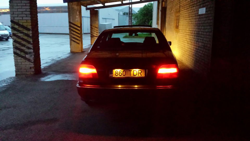 15. В сервисе: сайлентблок в H-рычаге и пыльник на рулевой рейке — BMW ...