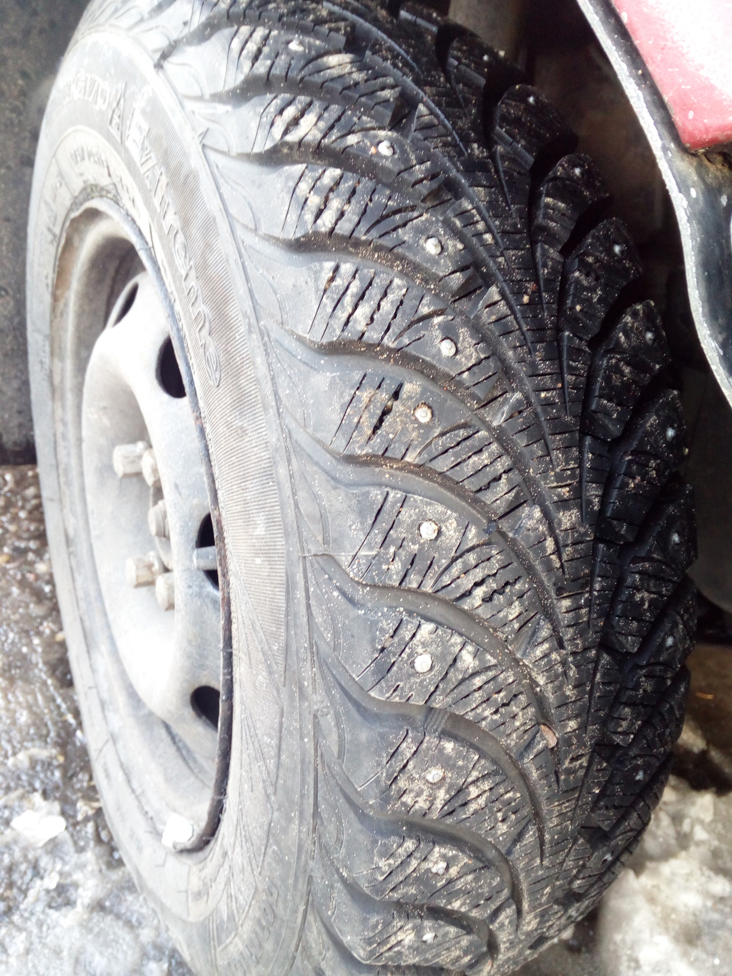 175 70 r13 шипованные. Goodyear Ultra Grip r13. 175/70 R13. Goodyear ULTRAGRIP extreme. Шины р13 шипованная Пирелли.