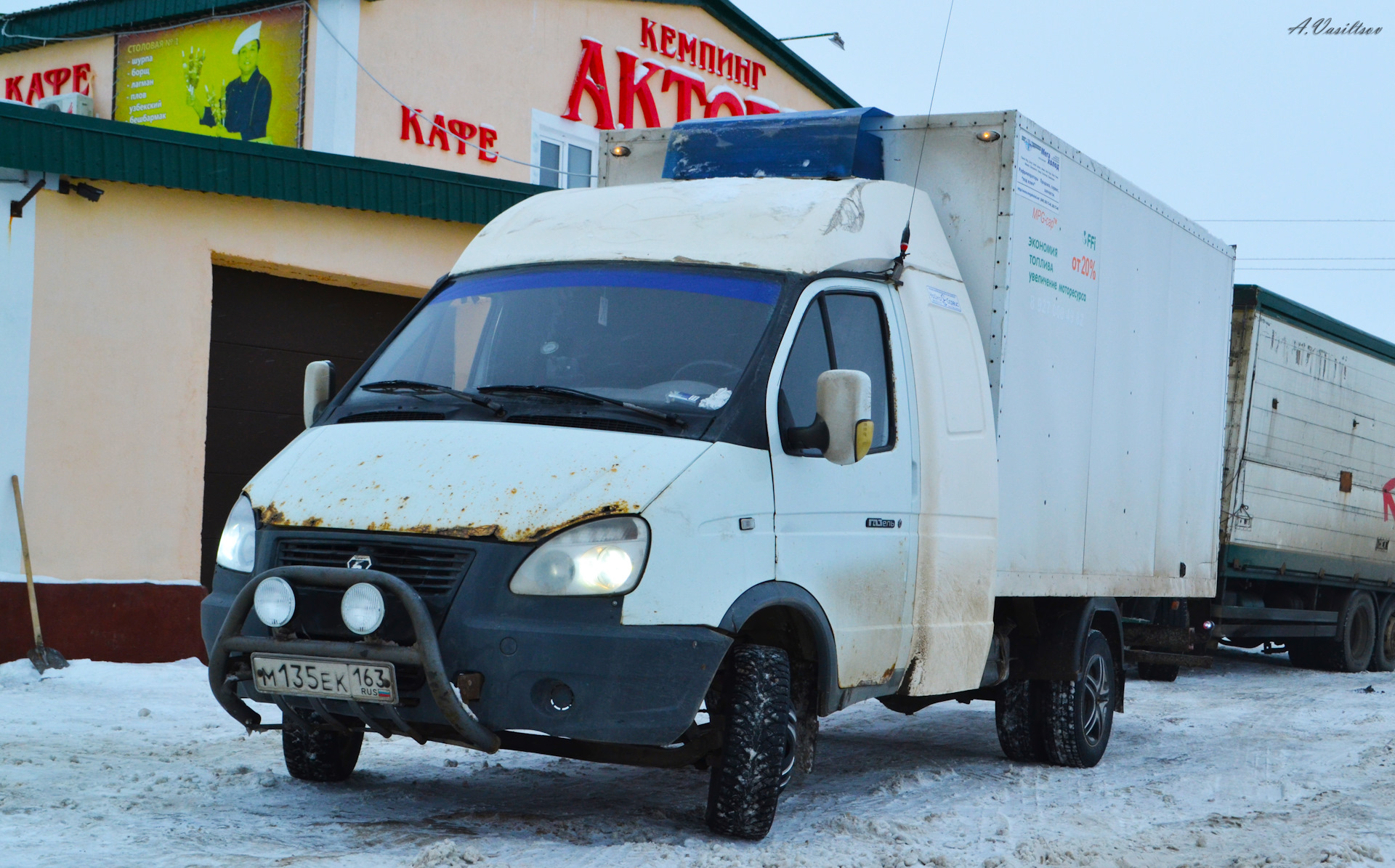 Ближайший газель. Закабинный спальник на ГАЗ 3302. ГАЗ 3302 С закабинным спальником. Газель 3302 закабинный спальник. Спальник Чайка сервис на Газель.