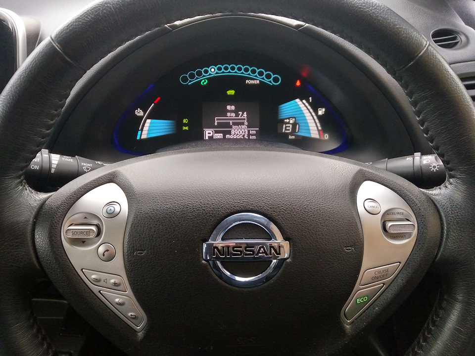 Nissan Leaf правый руль