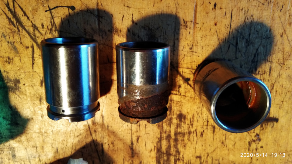 первый, новый Мастеркит, два других оригинальные — SsangYong Kyron