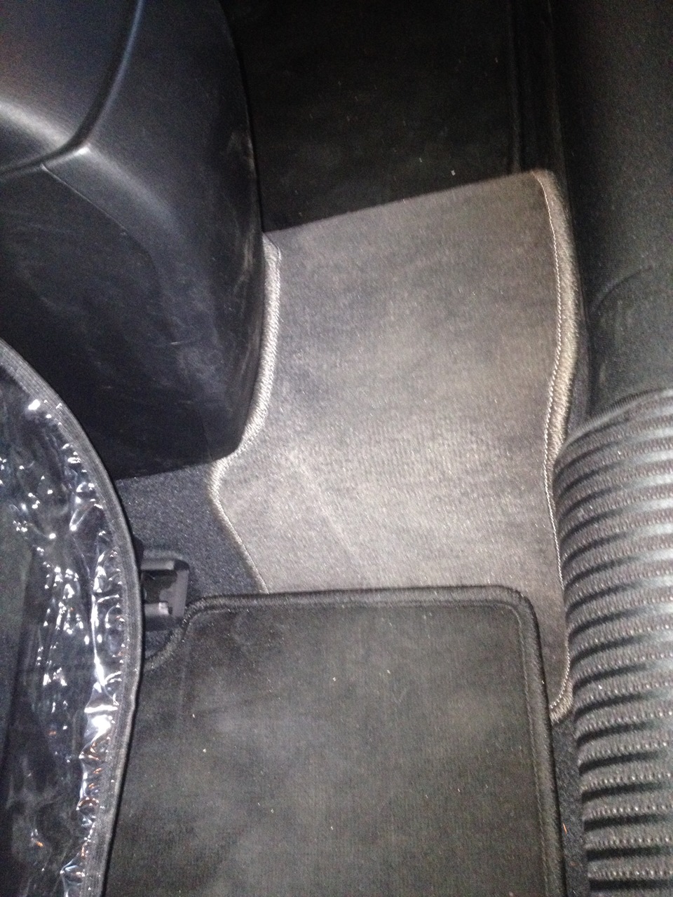 Купил набор для подкраски сколов, коврик и гараж — Mazda 3 (3G) BM, 1,6 ...