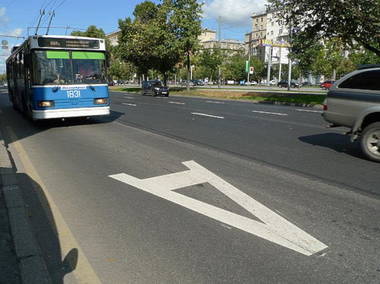 какое такси может ездить по выделенной полосе в москве