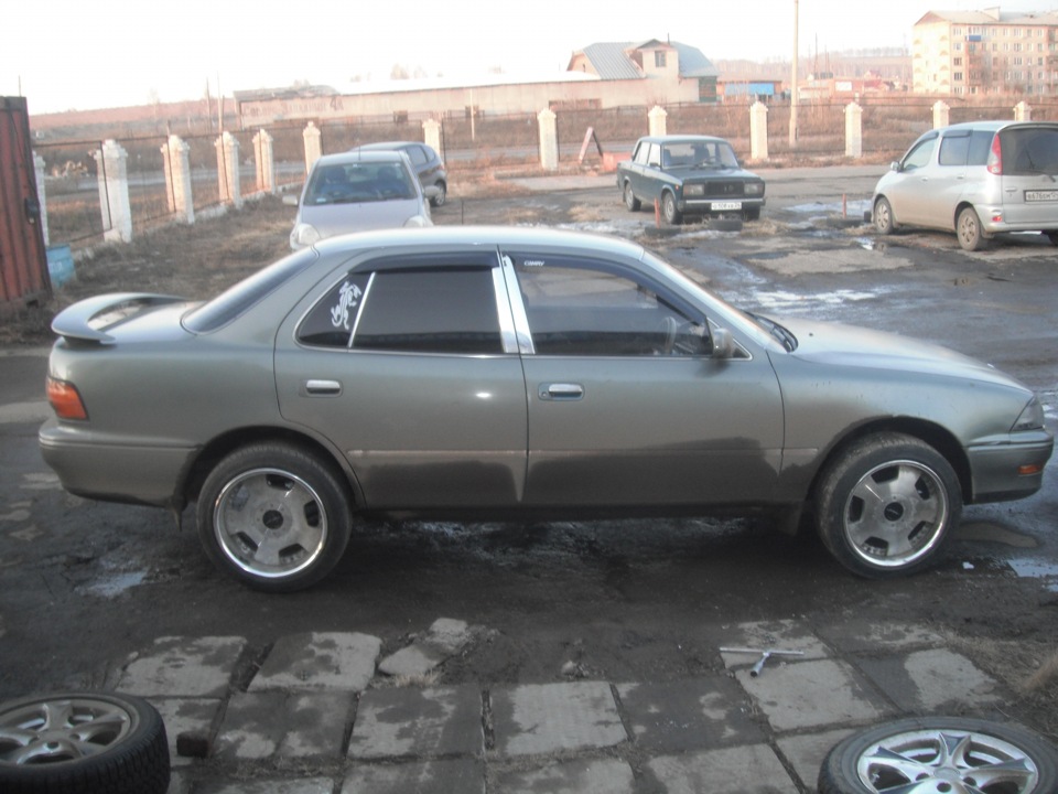 Тойота камри св. Toyota Camry sv30 1991. Тойота Камри sv30 r16. Toyota Camry sv32 17 колеса. Toyota Camry sv30 серебристая.