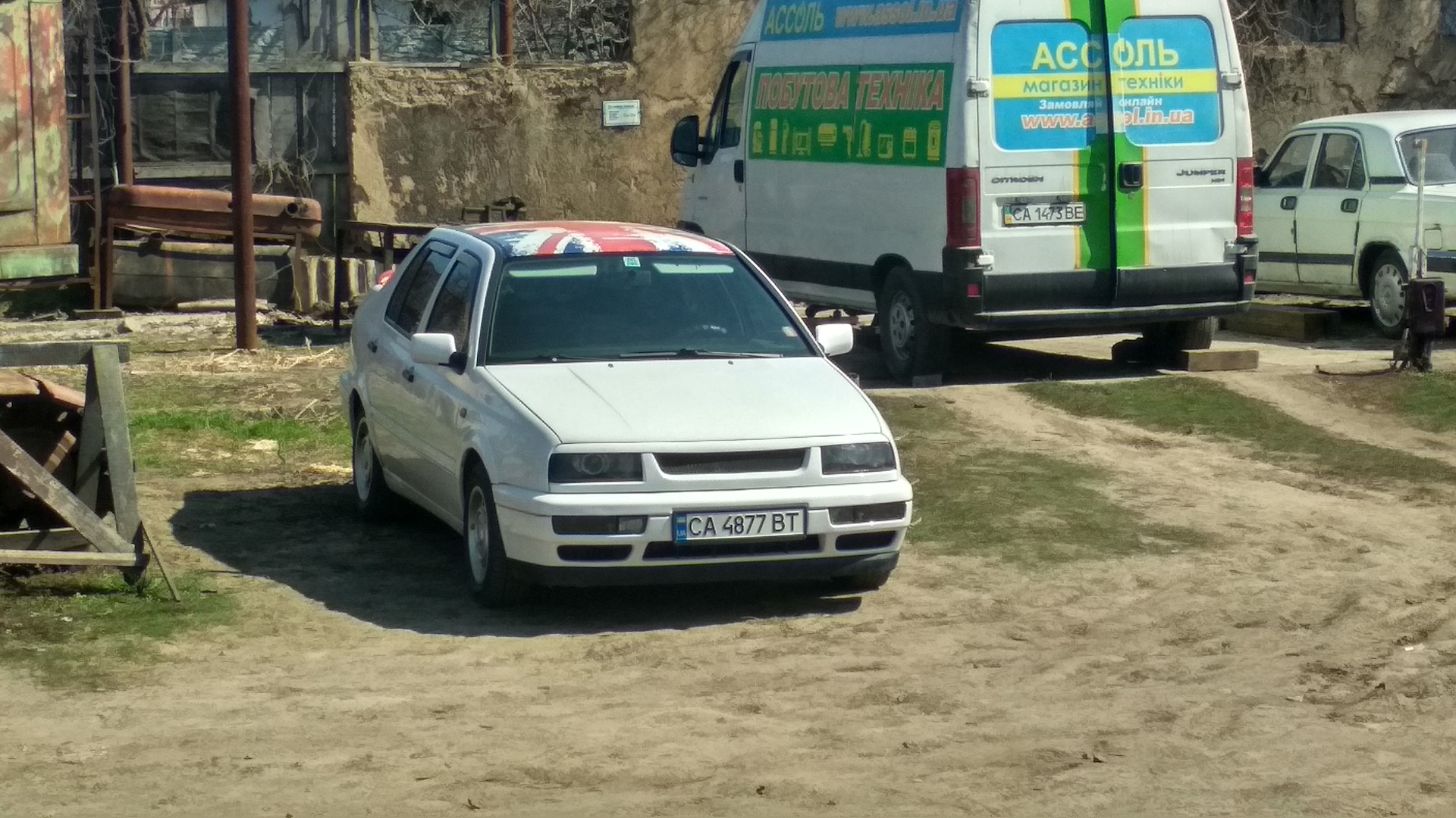 В белую тачку белая приборка… — Volkswagen Vento, 1,8 л, 1996 года | своими  руками | DRIVE2