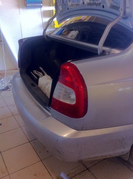 Лоб \"Хамелеон\", задние фонари в черный мат. — Hyundai Accent (2G), 1,5 ...