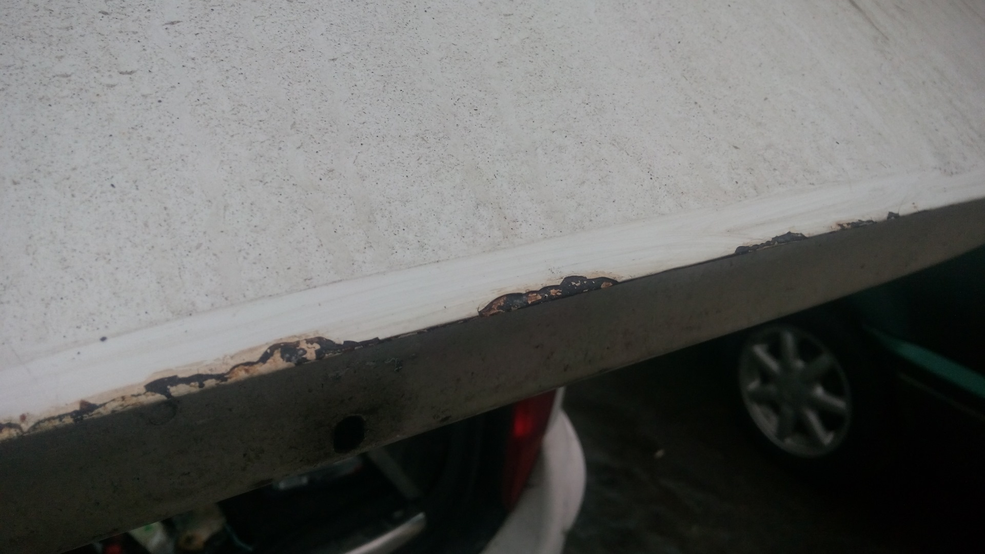 кромка багажника