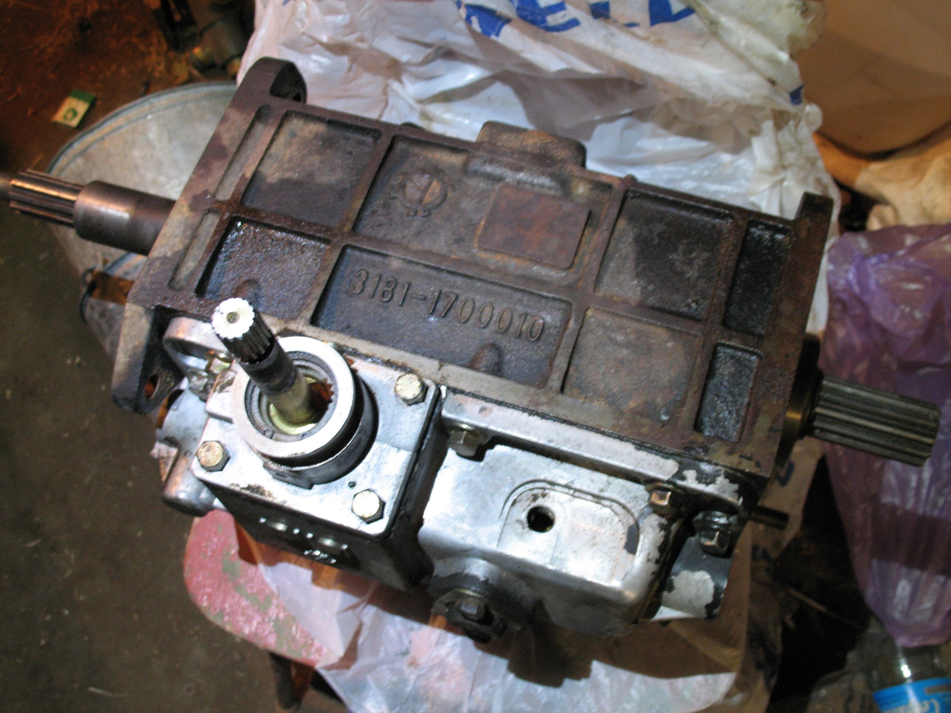 кпп уаз хантер 5 ступенчатая. кпп адс 5 ст фото. кпп адс 5 ст. крышка кпп 5 ст. кпп адс 5 ст на уаз.