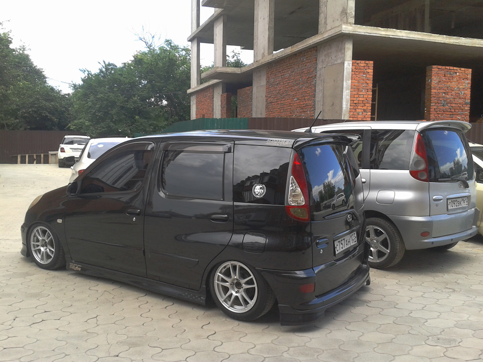 Toyota Funcargo stance