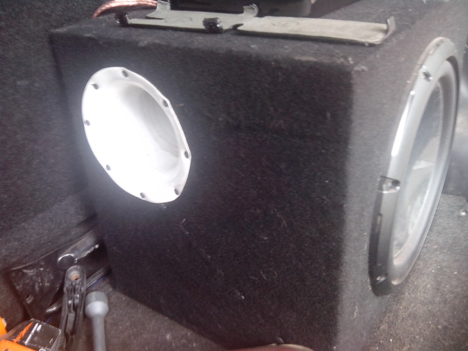 В машине на момент покупки стояла заводская двухдиновая магнитола ...