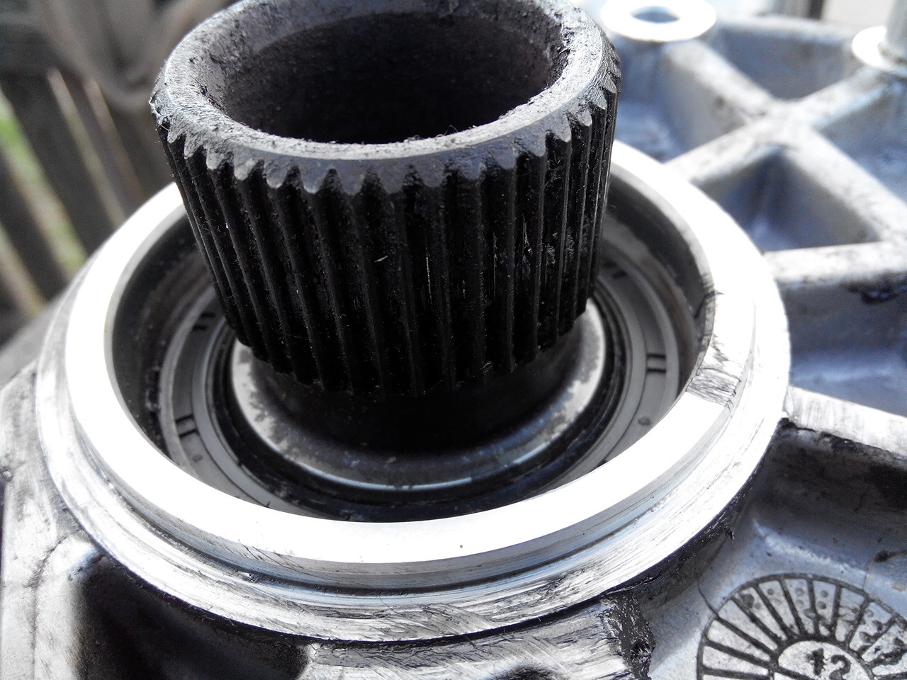 угловая передача вольво хс90 2. втулка шруса киа спортейдж-1. шлицевая хендай. втулка шлицевая раздатки вольво cx60 2014г. ремонт шлицов.