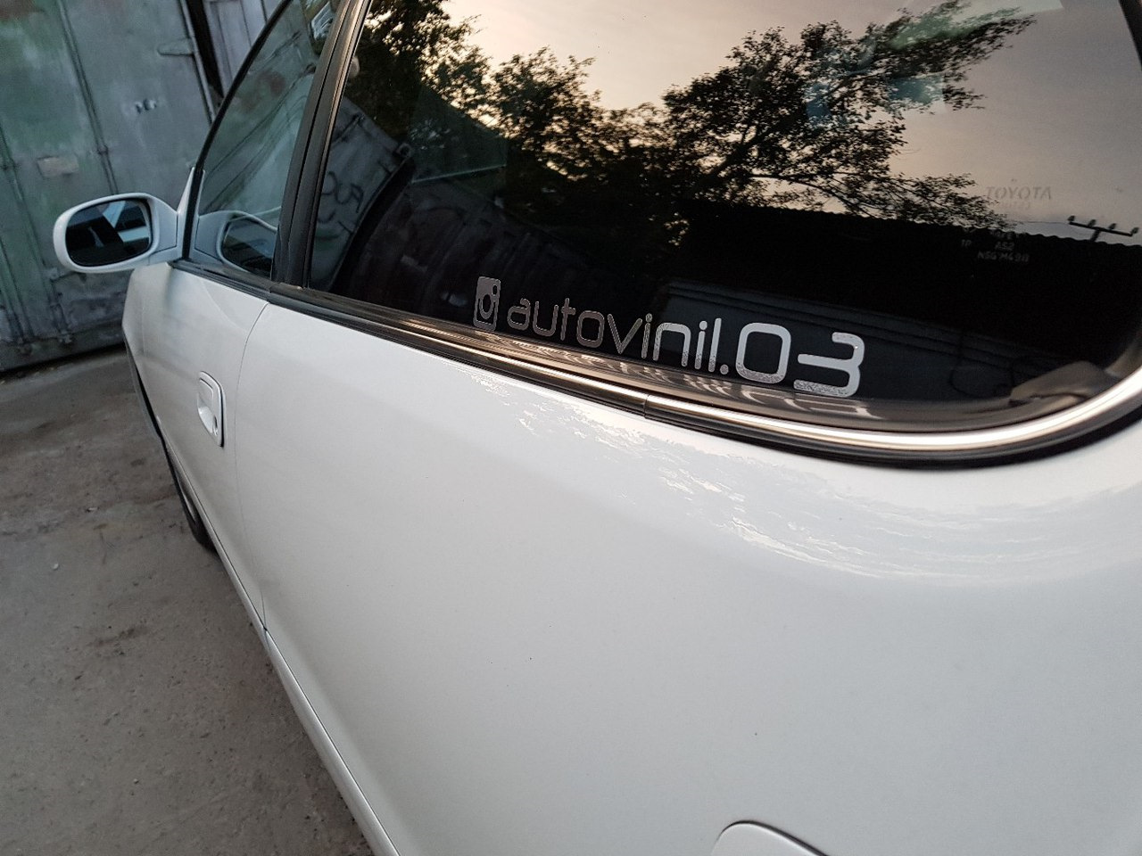 90. Полоса и наклейка на лобовое стекло — Toyota Cresta (90), 2,5 л ...