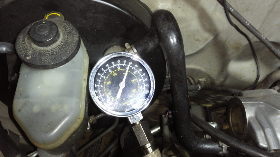 Замер компрессии в цилиндрах — Toyota RAV4 (I), 2 л, 1996 года ...