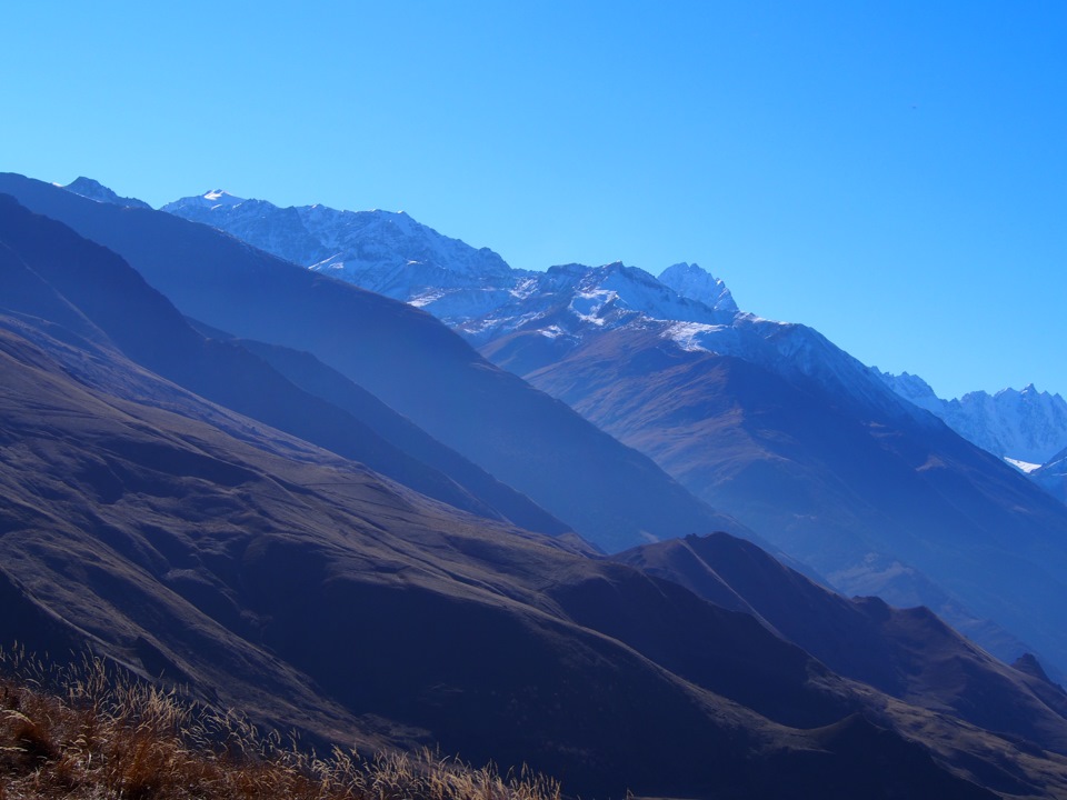 На спуске с перевала Думала — Jeep Cherokee (KJ)