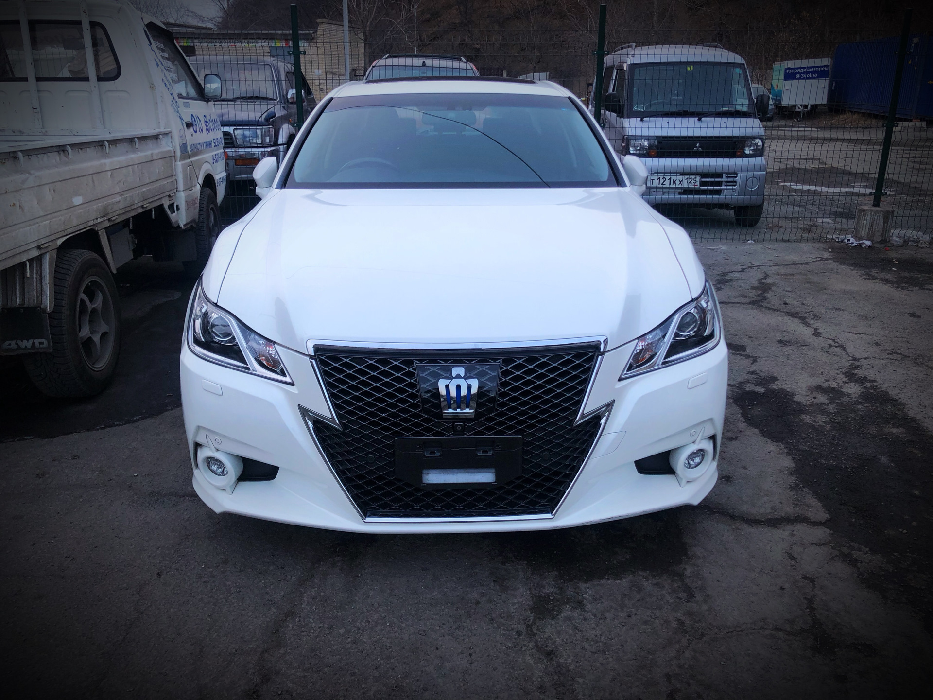 Toyota Crown athlete 2017