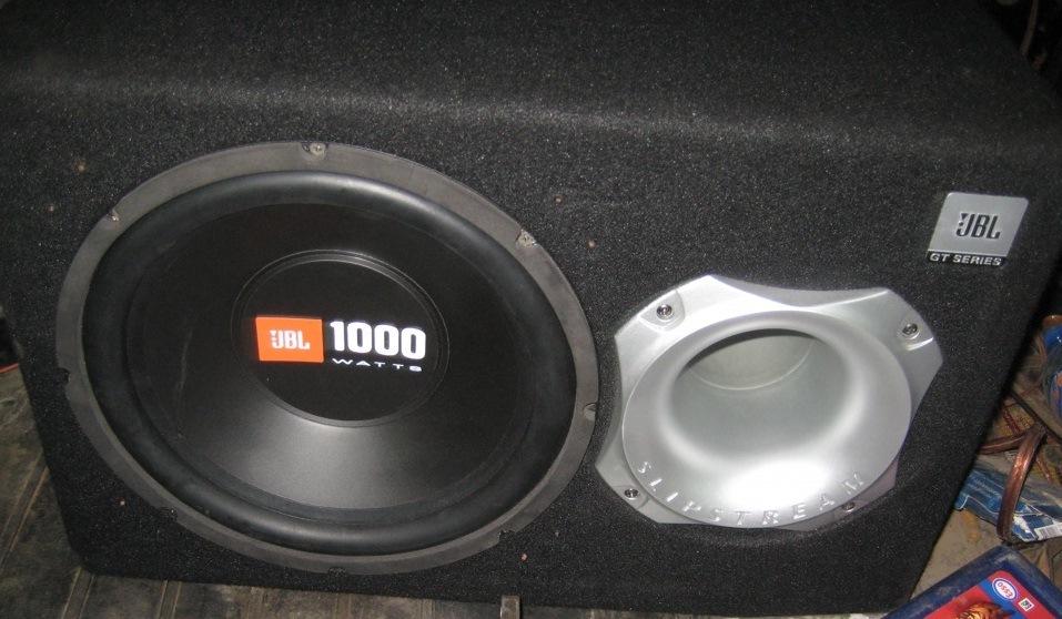 Диапазон сабвуфера. JBL gt5-1204br динамик. Fusion fe1002. Фьюжен Фе 1002 усилитель. Fe 1002 Fusion характеристики.