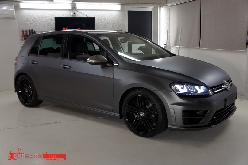 Volkswagen Golf VII цвет черный