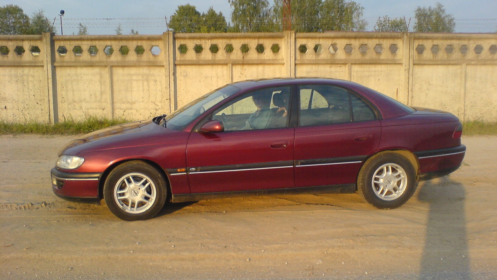 Омега б 1994. Opel Omega 1994. Opel Omega b вишнёвый. Opel Omega 2002 тёмно-вишнёвый. Опель Омега цвета 1998.
