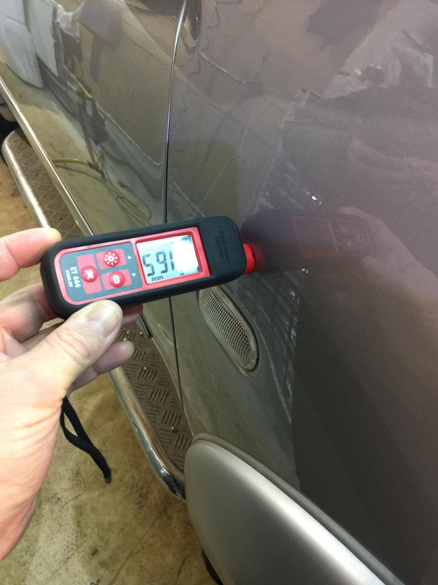 Тойота королла 120 кузов лкп. Толщина лакокрасочного покрытия ваз 2110. Толщиномер лакокрасочного покрытия автомобиля спортейдж 2016г. Толщина лакокрасочного покрытия автомобиля. Толщина краски фольксваген поло седан 2012.