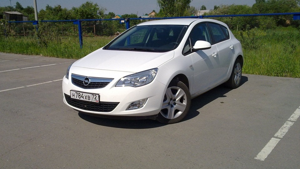 Opel Astra Опель Белый шаман