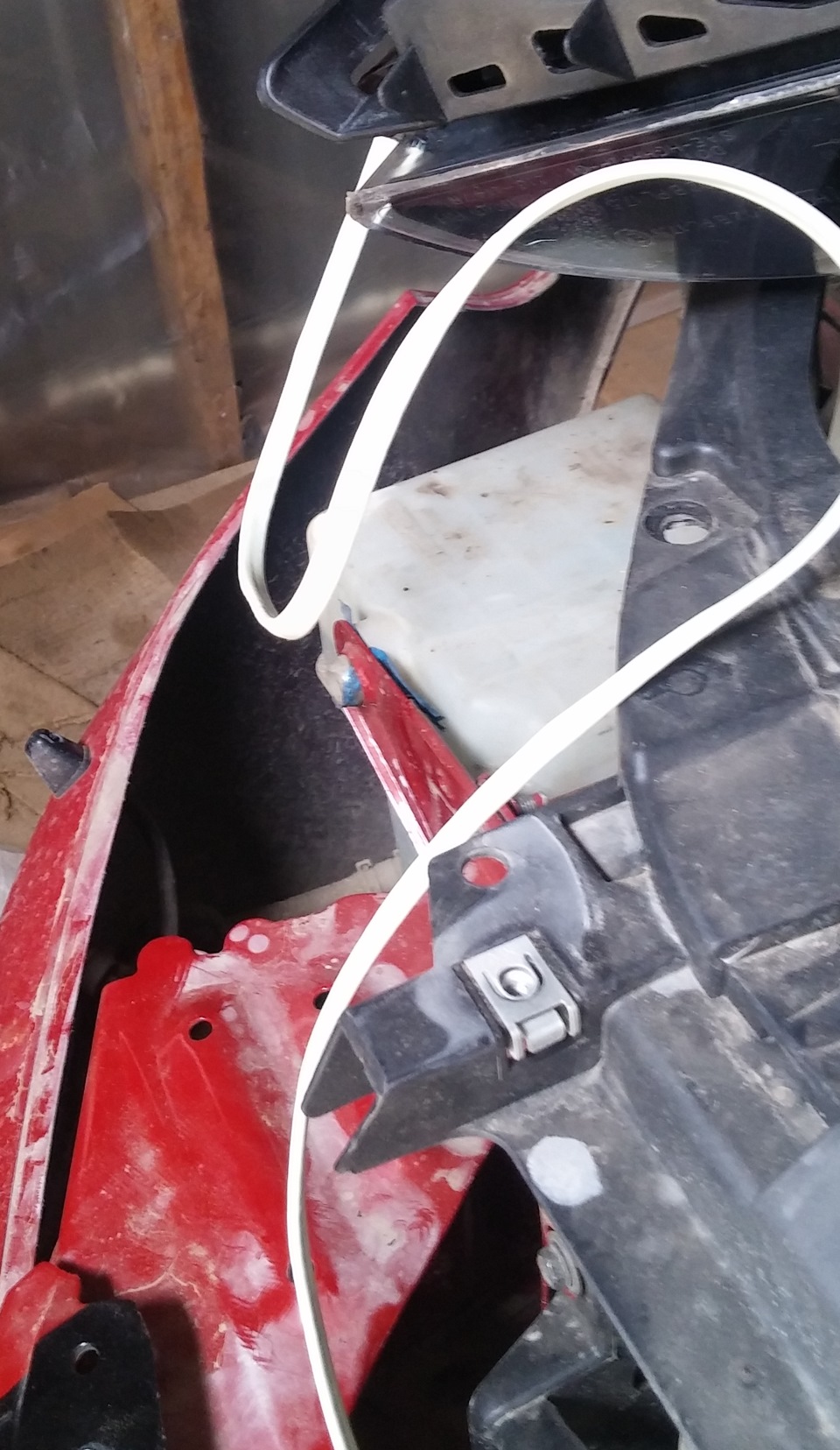 138. Установка фар, подключение красных диодов, переборка нижней ...