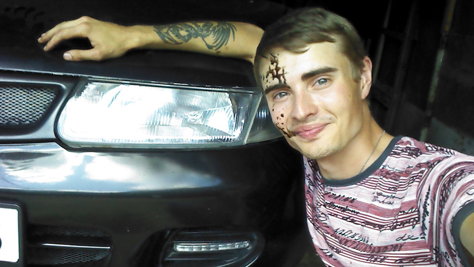 Каризма не могла не поздравить с почином в первой самостоятельной замене масла, старый фильтр соскользнул с рук при откручивании. — Mitsubishi Carisma