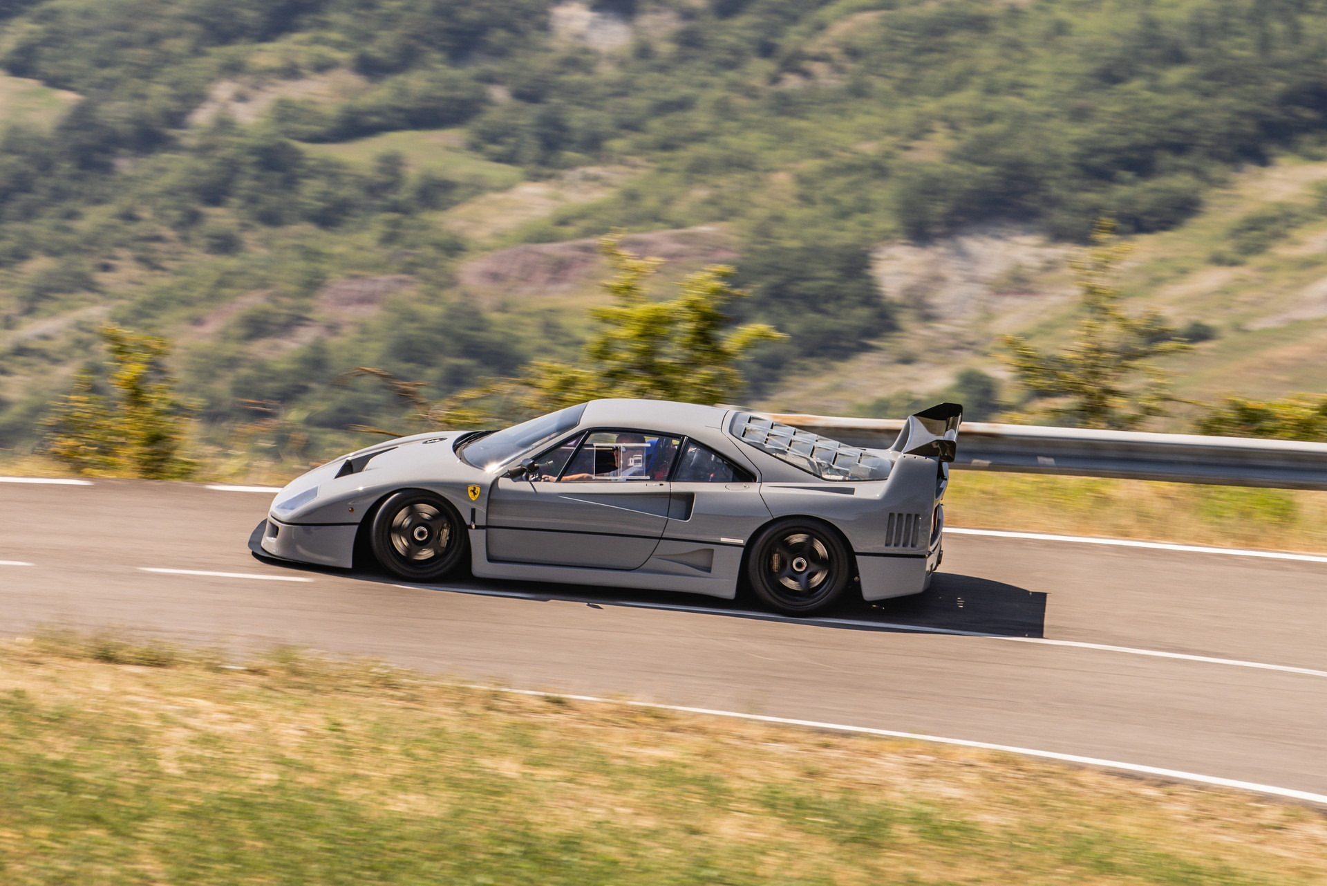 Ferrari f40 белая