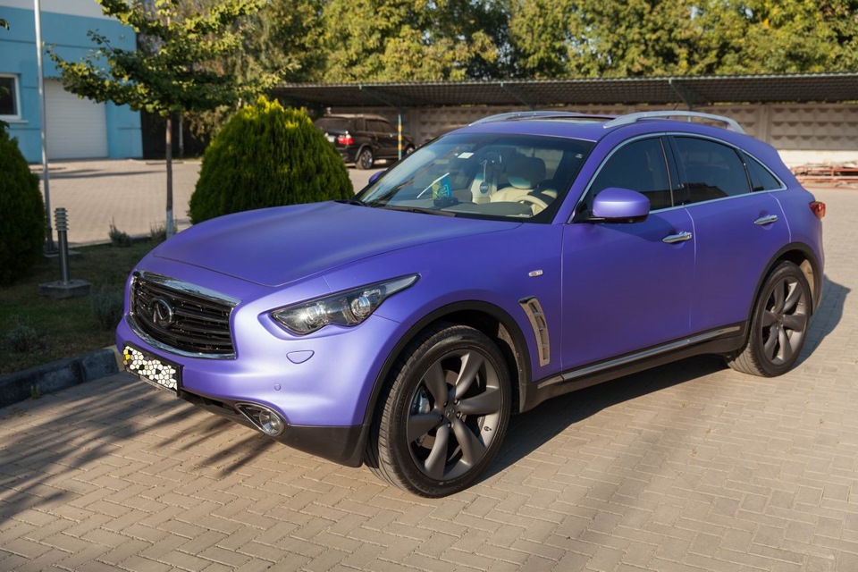 Infiniti fx50s малиновый Кэнди