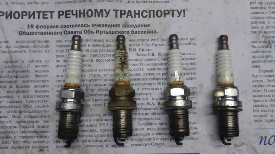 Пробило вторую и четвертую свечу, видимо катушки плохо сели. — Mitsubishi Lancer IX. Запчасти на фото: 8200