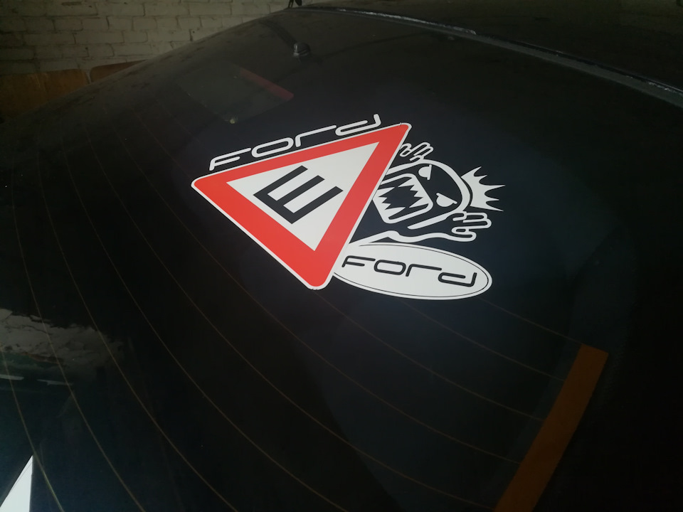 Сегодня приклеил знак "ш" — Ford Mondeo II, 1,6 л, 1997 года ...