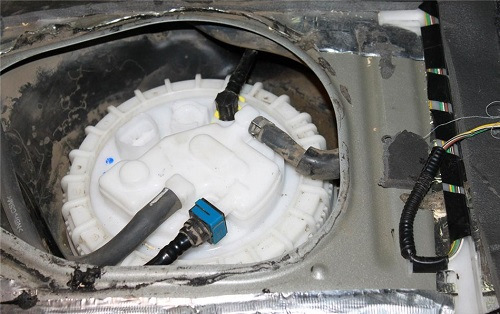 Замена топливного фильтра, подготовка к решению проблемы с плохой заводкой на го