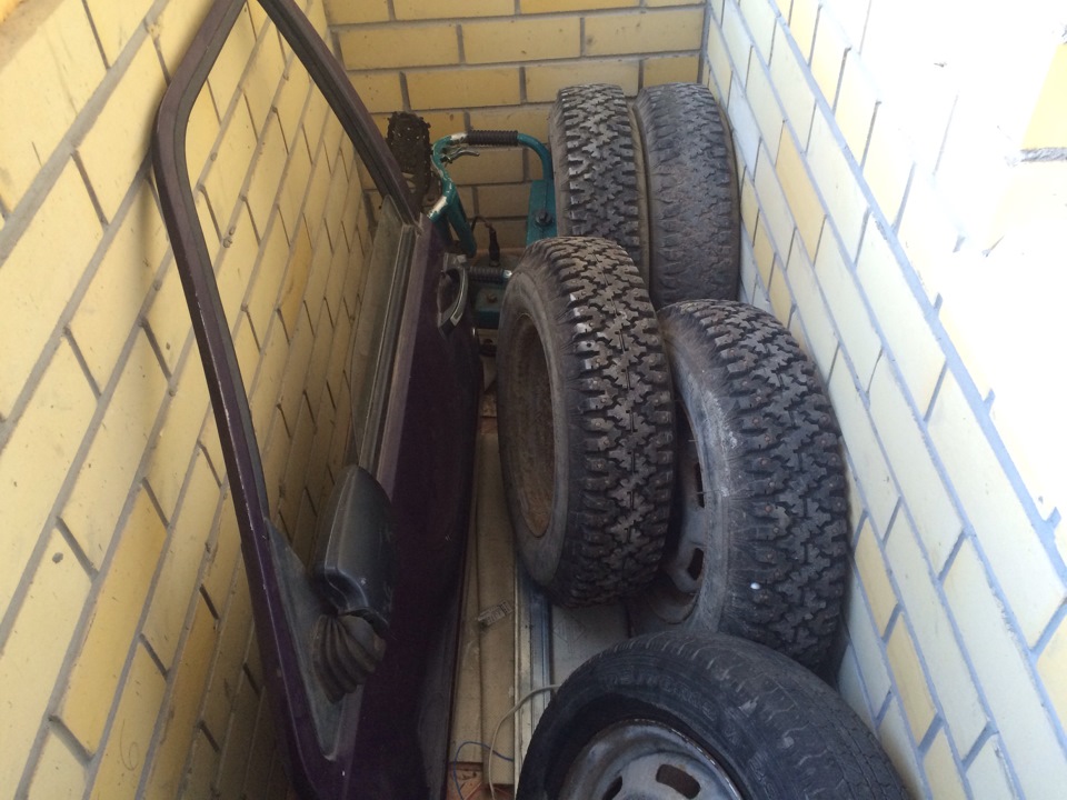 Вскрыли гараж, украли колеса… — ИЖ 2126, 1,6 л, 2002 года | колёсные ...