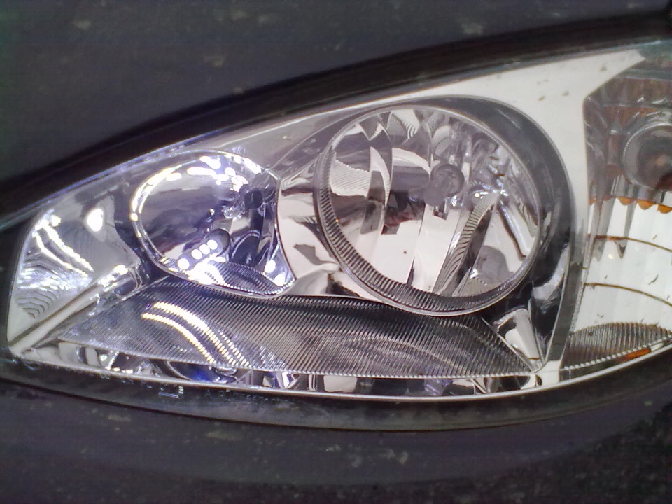 Заменил лампочки ДХО на диодные)+ ко всему поменял лампочку в плафоне ...