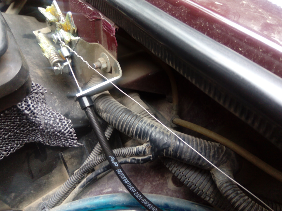 Тросик открытия капота (обрыв и замена) — Lada 4x4 3D, 1,7 л, 2010 года ...