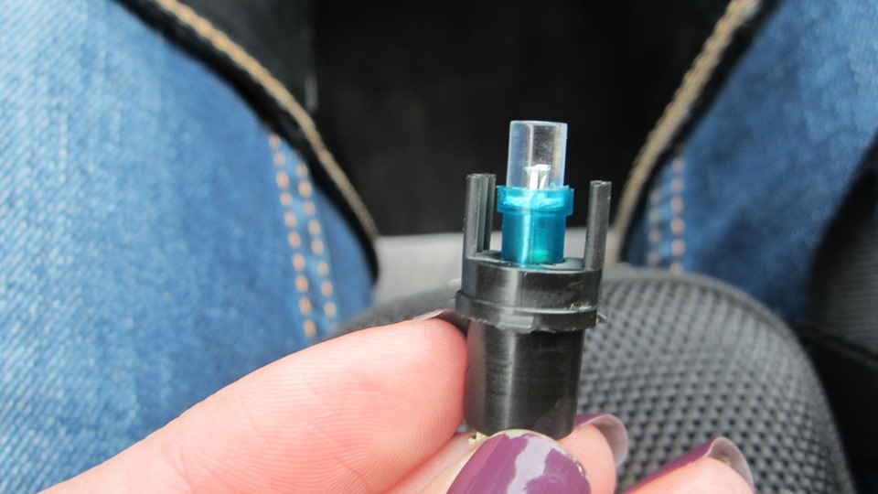 Замена лампочек в консоли, прикуривателе и кондере — DRIVE2