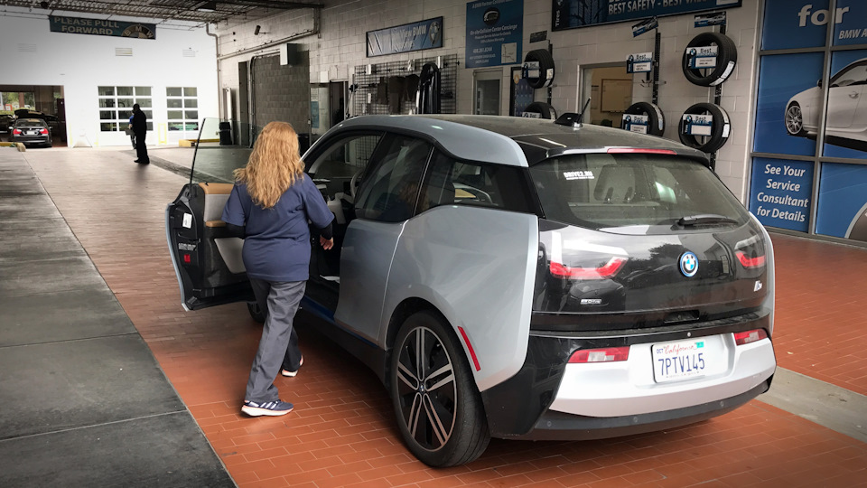 Подменный автомобиль бмв автодом условия. Смотреть фото Подменный автомобиль бмв автодом условия. Смотреть картинку Подменный автомобиль бмв автодом условия. Картинка про Подменный автомобиль бмв автодом условия. Фото Подменный автомобиль бмв автодом условия