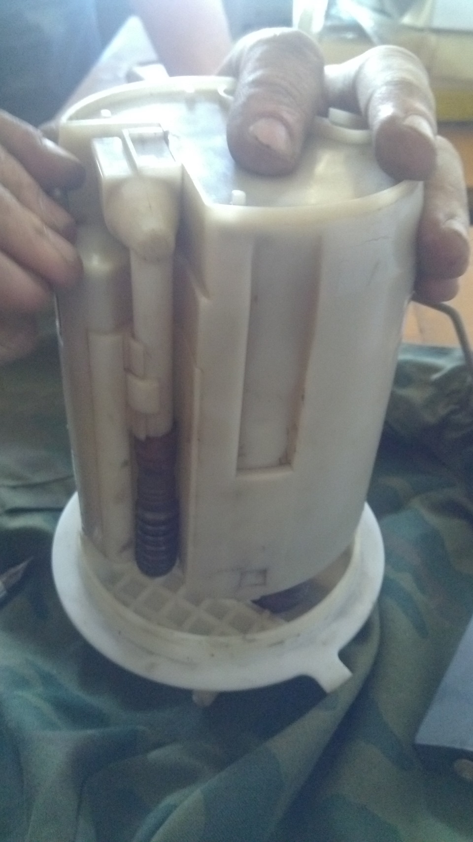 Замена сеточки в баке и бензинового фильтра! — Lada Приора хэтчбек, 1,6 ...