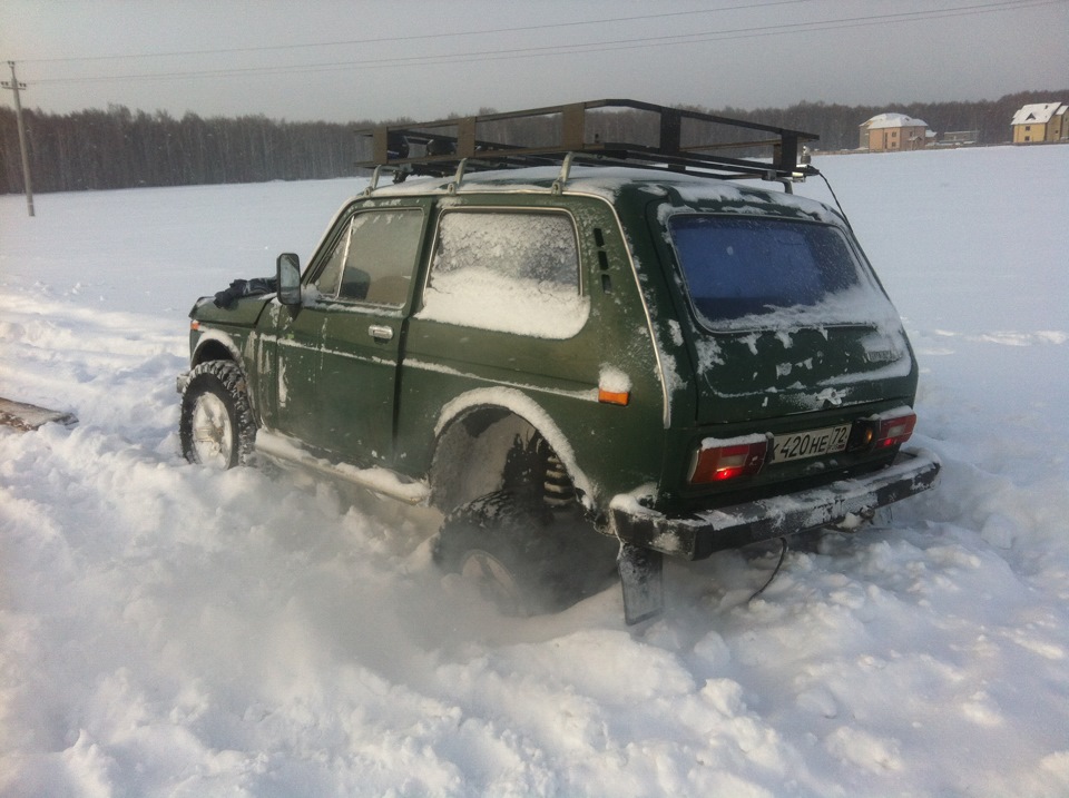 Niva 4x4 in Snow