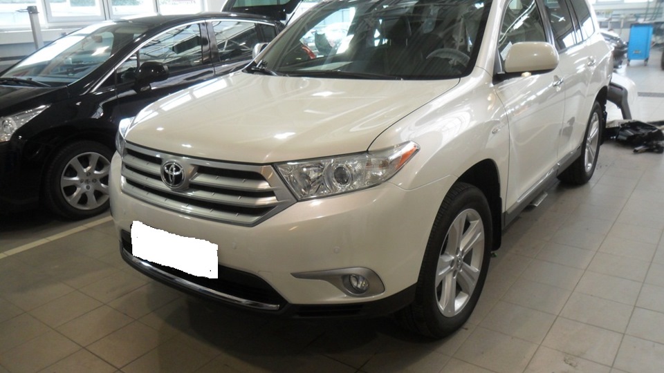 Toyota Highlander 2011 Р±РµР»С‹Р№