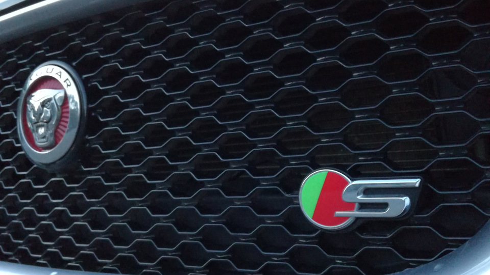 Jaguar XE -S