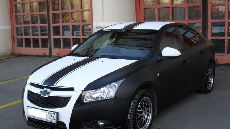 Chevrolet Cruze Blue Carbon Fiber detailing