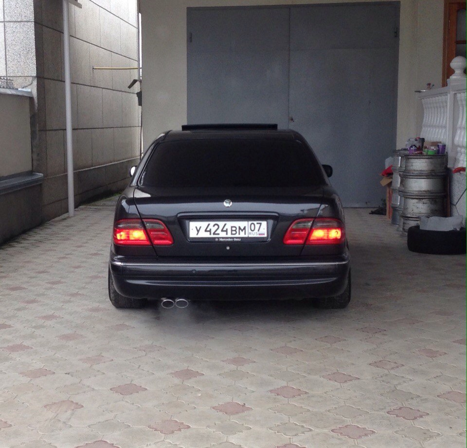 Мерседес Бенц w210 e55 AMG